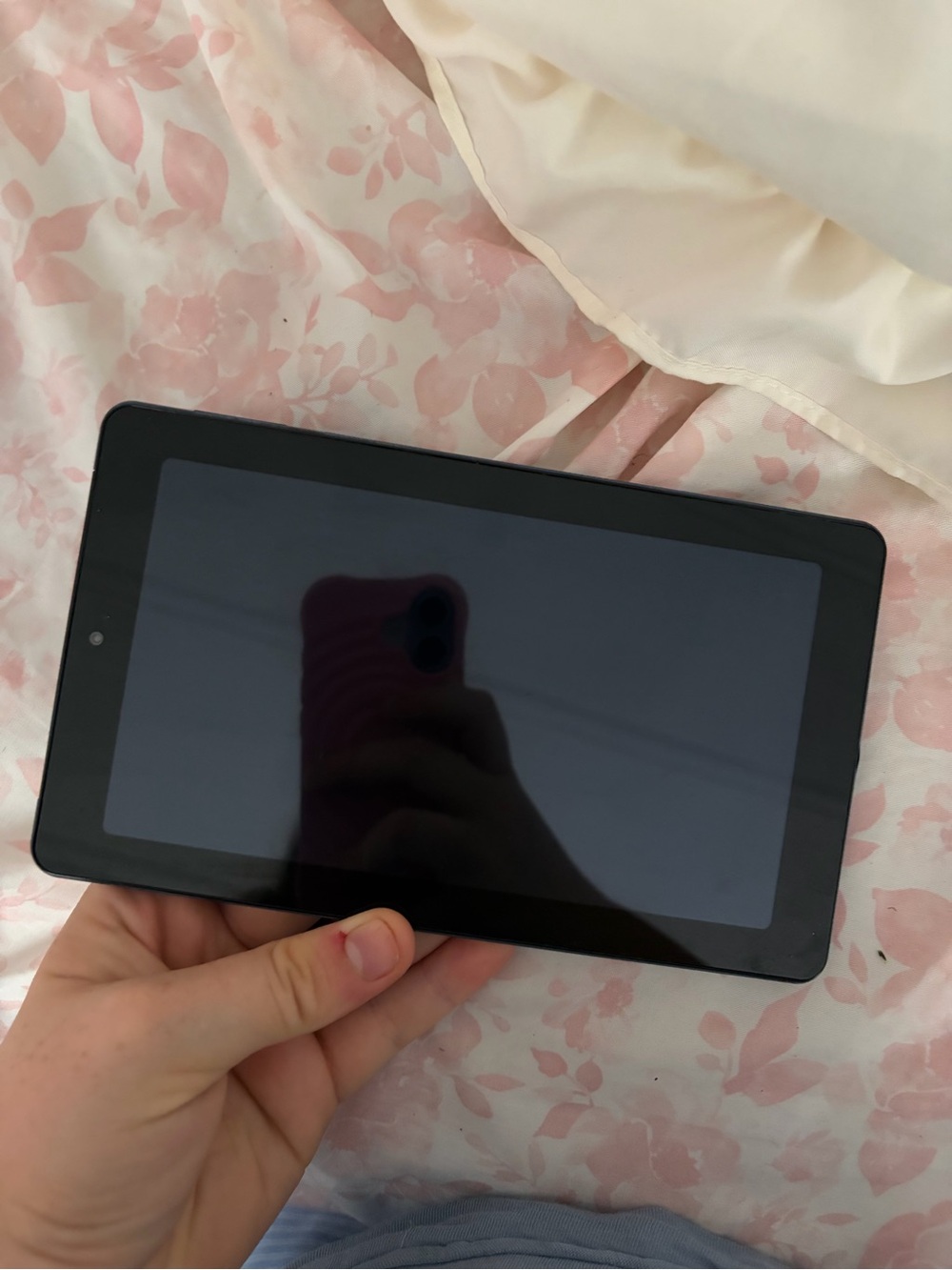 Compact navy blue 7-inch Tablet — Portable Touchscreen Tablet